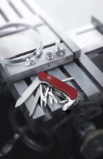 Нож перочинный VICTORINOX WorkChamp 0.8564 2