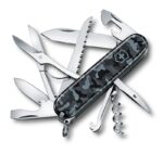 Нож перочинный VICTORINOX Huntsman Navy Camouflage 1.3713.942