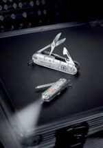 Нож перочинный VICTORINOX Huntsman 1.3713.T7 2