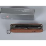 Нож перочинный VICTORINOX Huntsman Wood 1.3711.63 2
